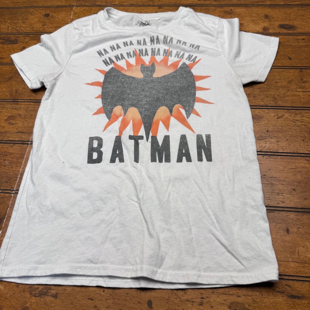 Batman Classic TV Series Graphic T-Shirt White Small‎ Na Na Na Na Theme Song S
